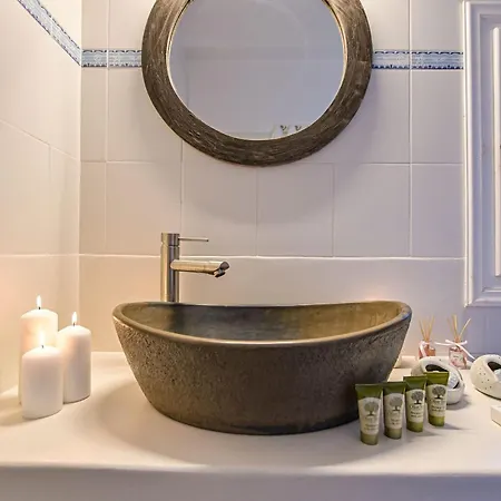 Naxos Affinity Maragkas